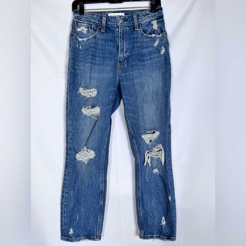 Abercrombie & Fitch Women’s Size 4s high Rise Mom Jean Curve Love Distress